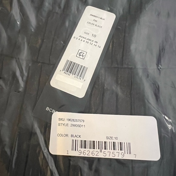 NWT BCBG silky chiffon ruffle cocktail dress in black - Picture 4 of 8